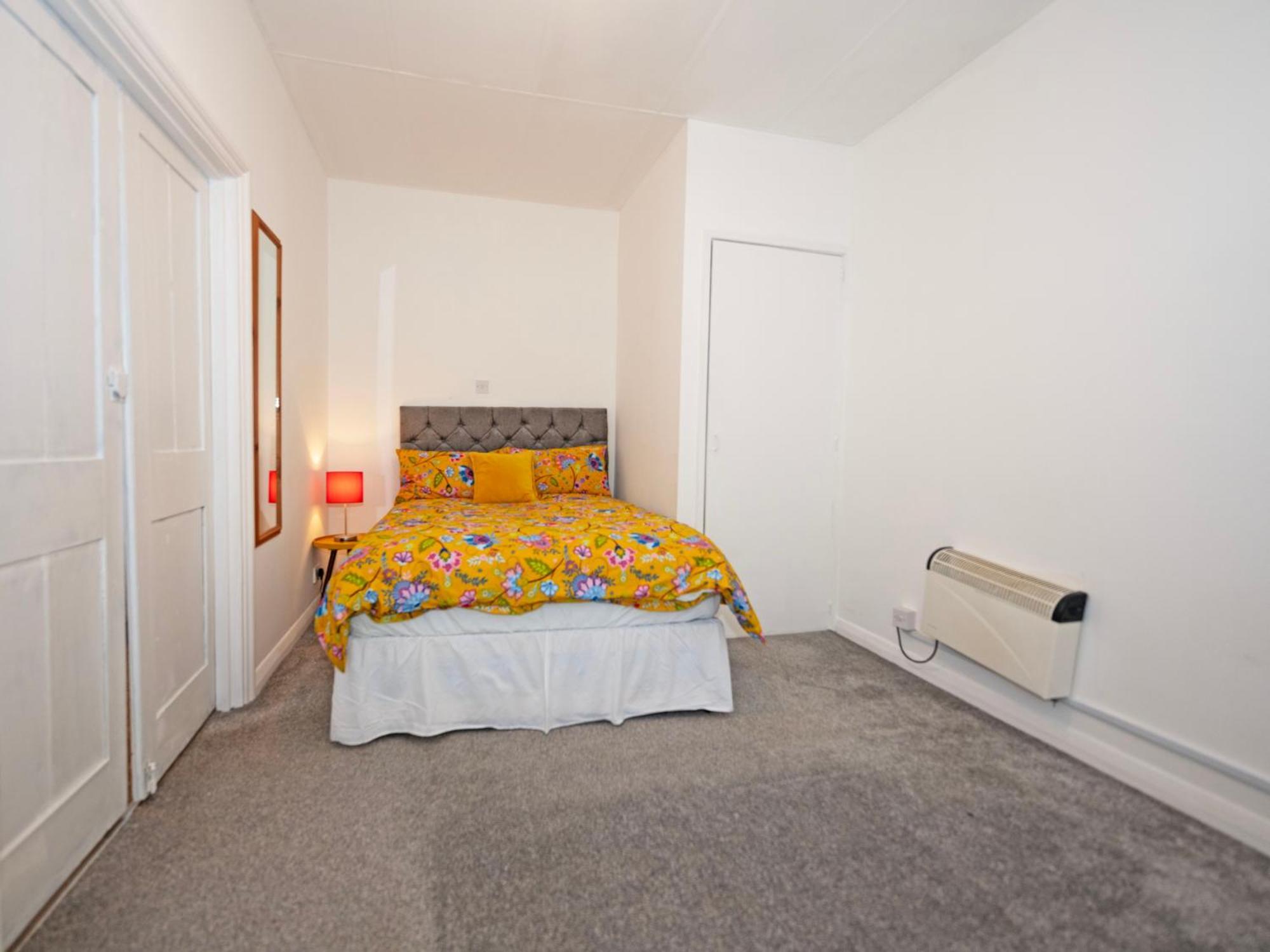 לונדון Flat In Clapham Budget Friendly Stay מראה חיצוני תמונה
