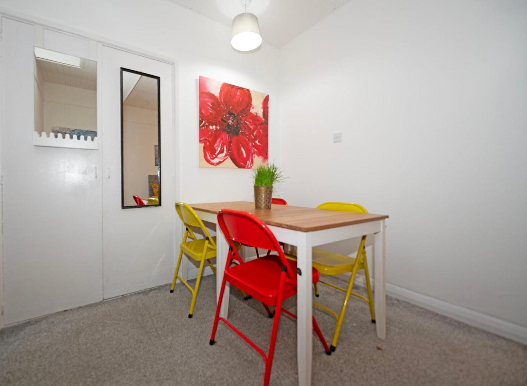 לונדון Flat In Clapham Budget Friendly Stay מראה חיצוני תמונה