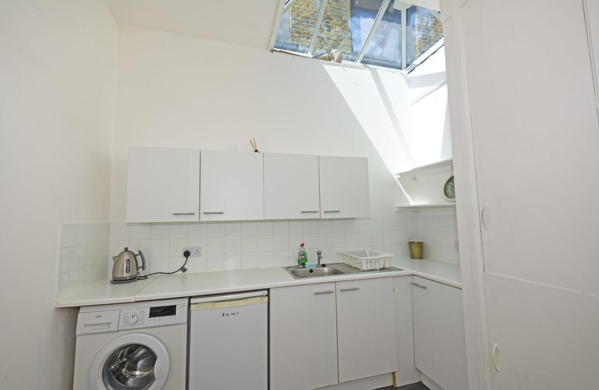 לונדון Flat In Clapham Budget Friendly Stay מראה חיצוני תמונה